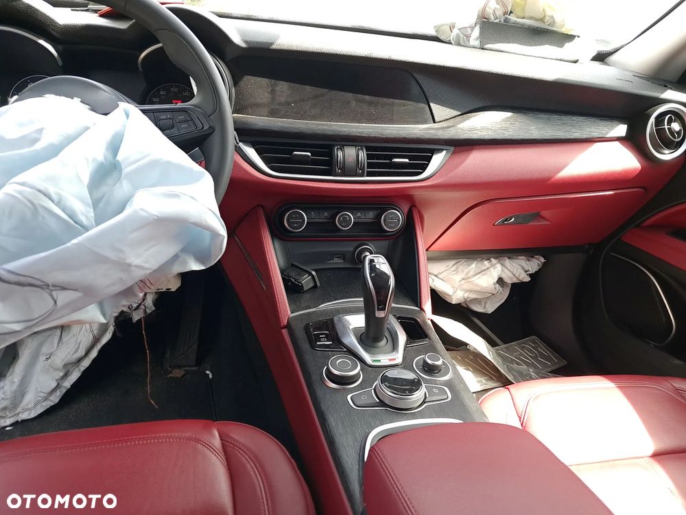 Alfa Romeo Stelvio - 7