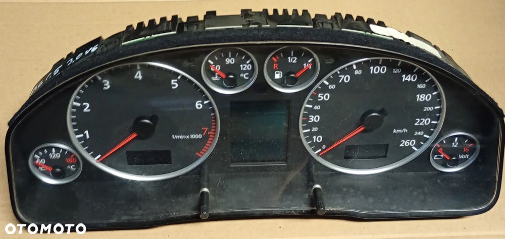 AUDI A6 C5 97-04 3.0 V6 LICZNIK ZEGARY OBROTOMIERZ OE 4B0920933J