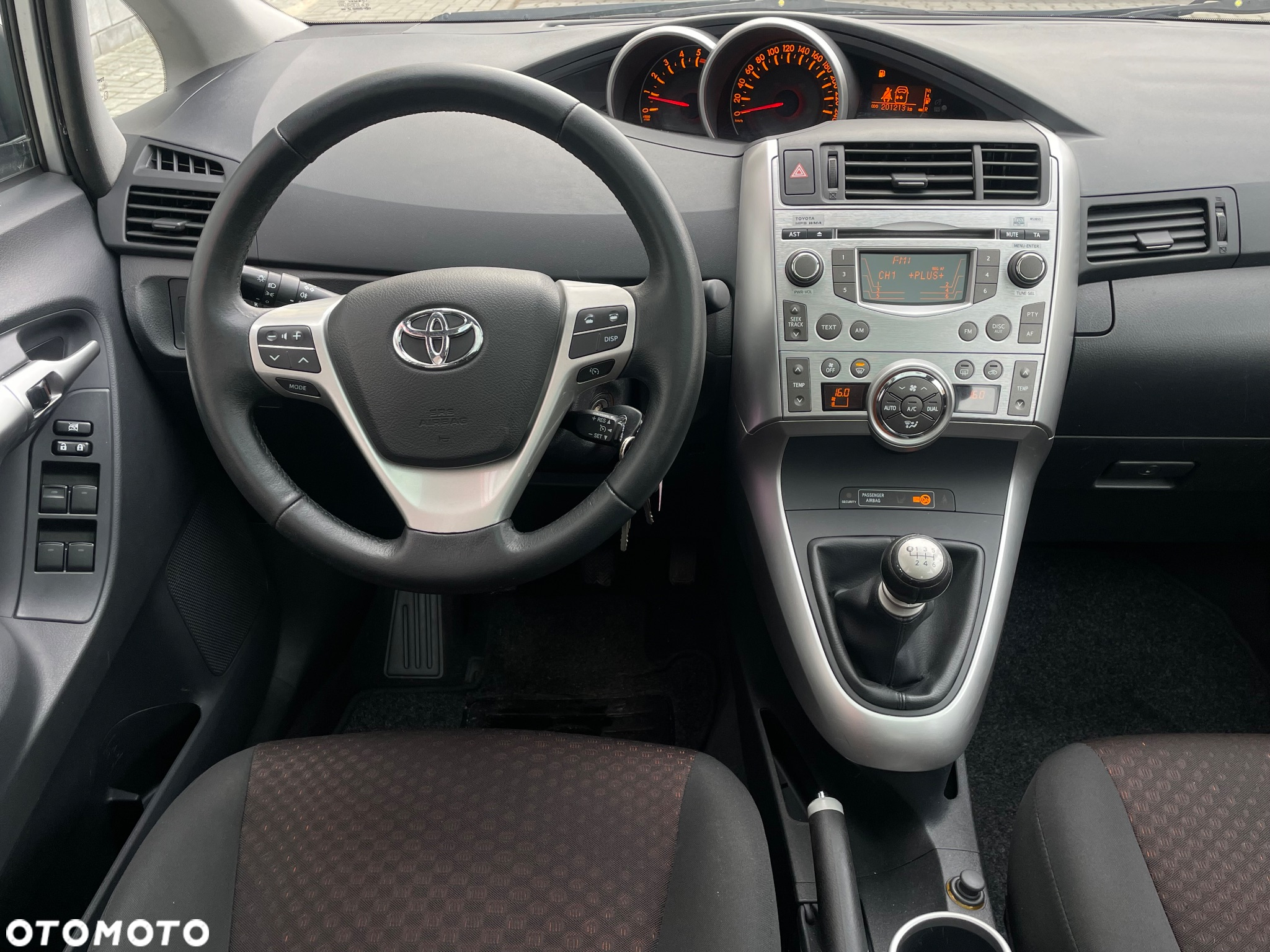 Toyota Verso 2.0 D-4D Premium - 8