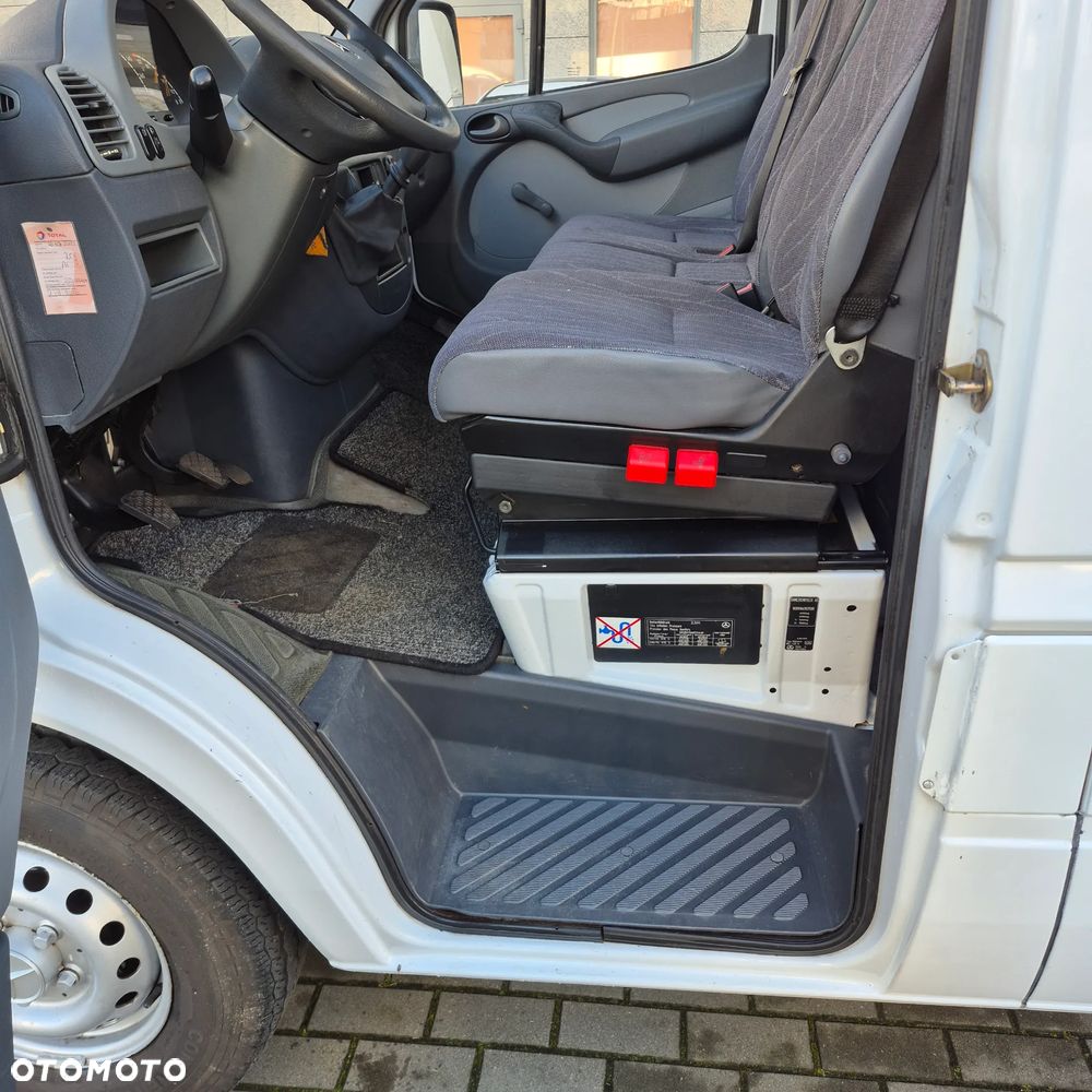 Mercedes-Benz Sprinter - 14