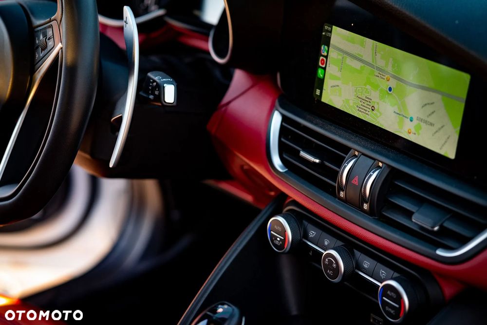 Alfa Romeo Giulia 2.0 Turbo 16V AT8 Veloce - 22