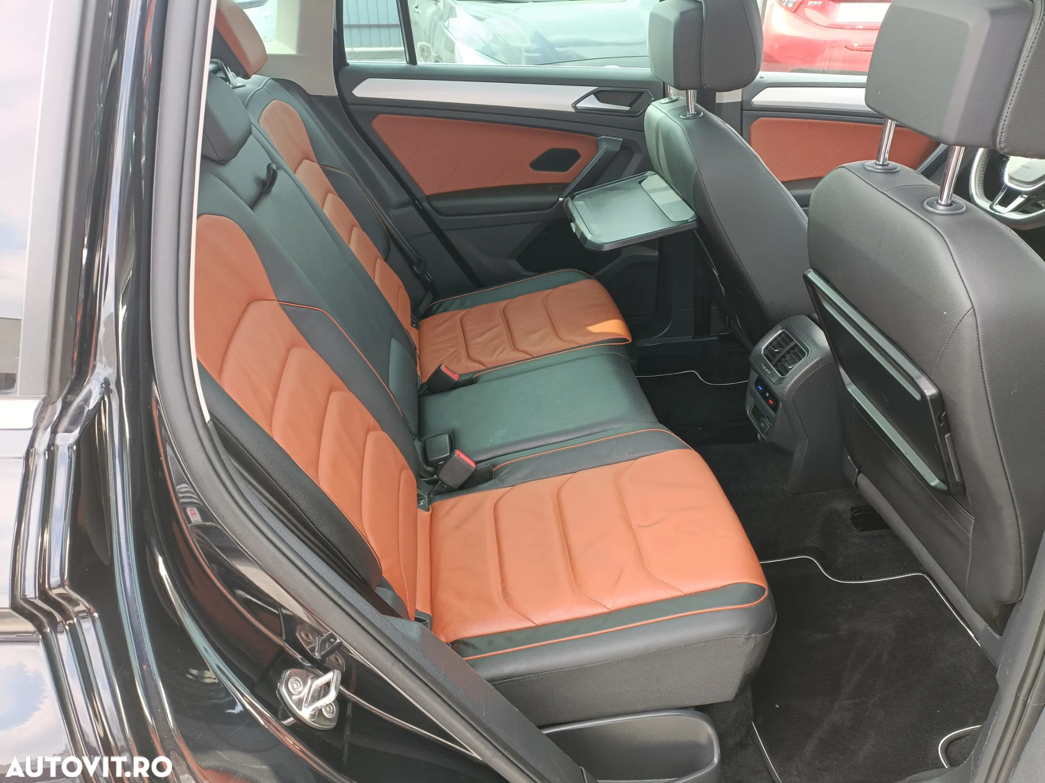 Volkswagen Tiguan 2.0 TDI SCR Comfortline - 10