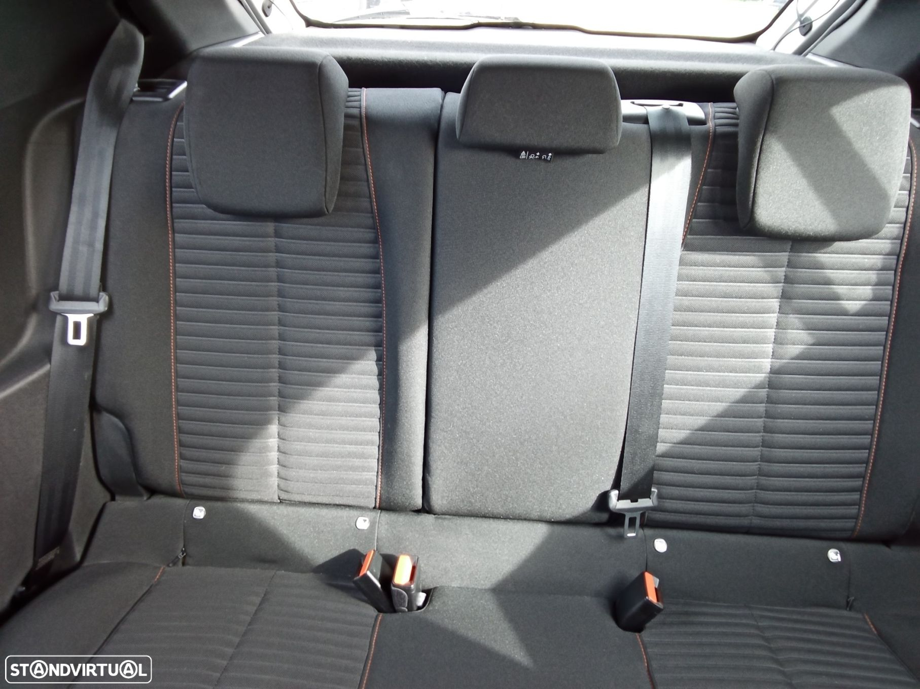 Peugeot 208 1.2 PureTech Active - 23