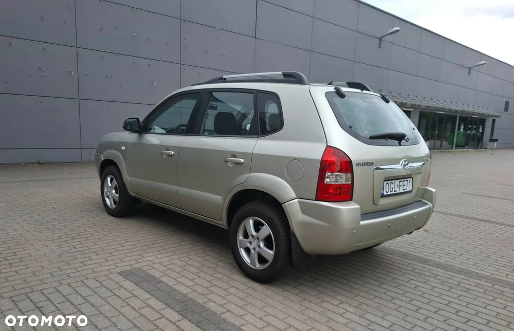 Hyundai Tucson 2.0 Comfort 2WD - 11