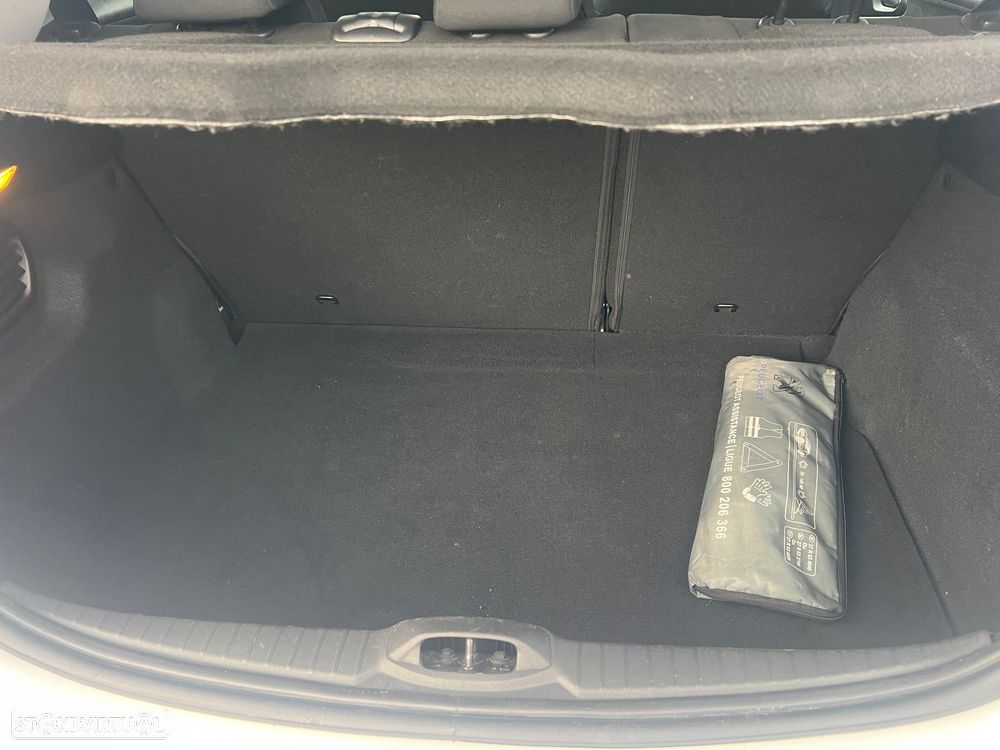 Peugeot 208 1.2 PureTech Style - 17
