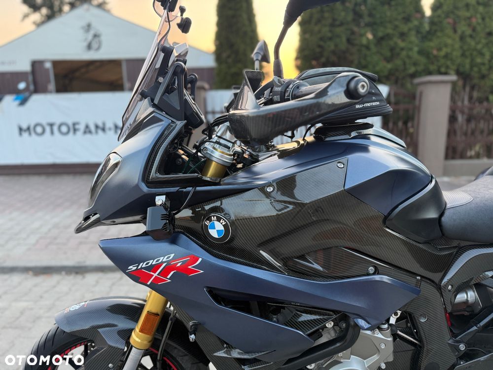 BMW S - 20