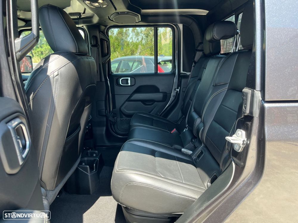 Jeep Gladiator 3.0 CRD Overland AT8 - 38