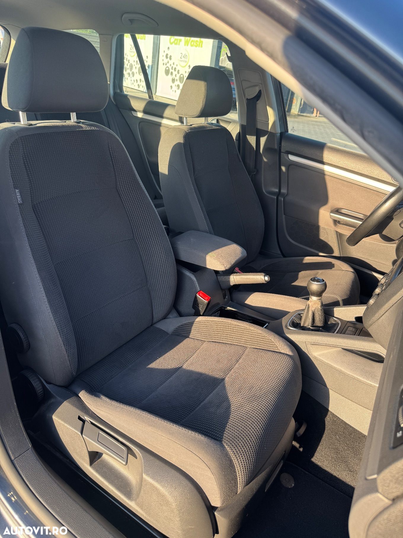 Volkswagen Golf 1.9 TDI BlueMotion Comfortline - 6