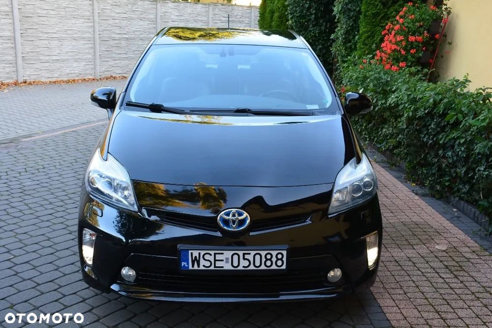 Toyota Prius (Hybrid) Executive - 20