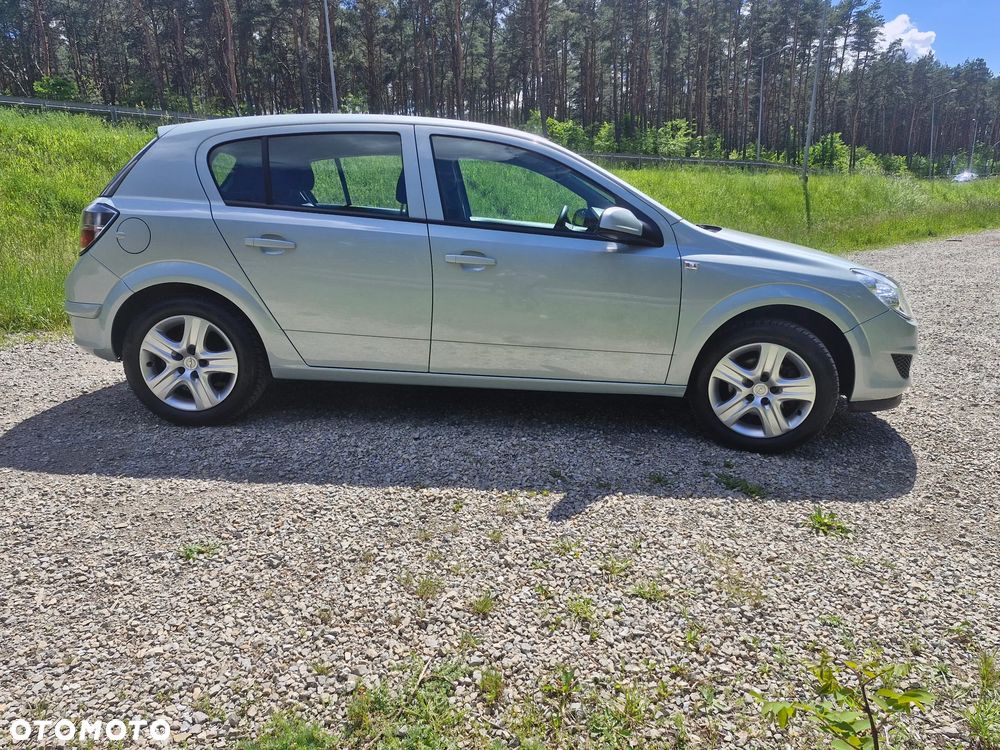 Opel Astra 1.4 Enjoy - 11