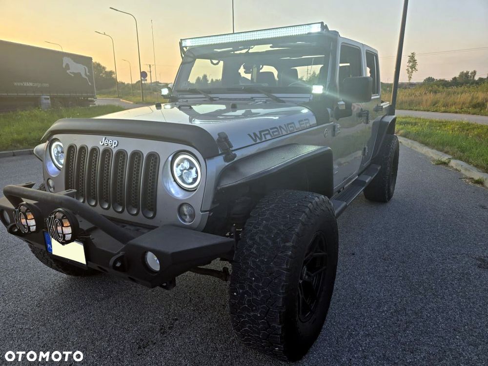 Jeep Wrangler 3.6 Unlim Sahara - 27