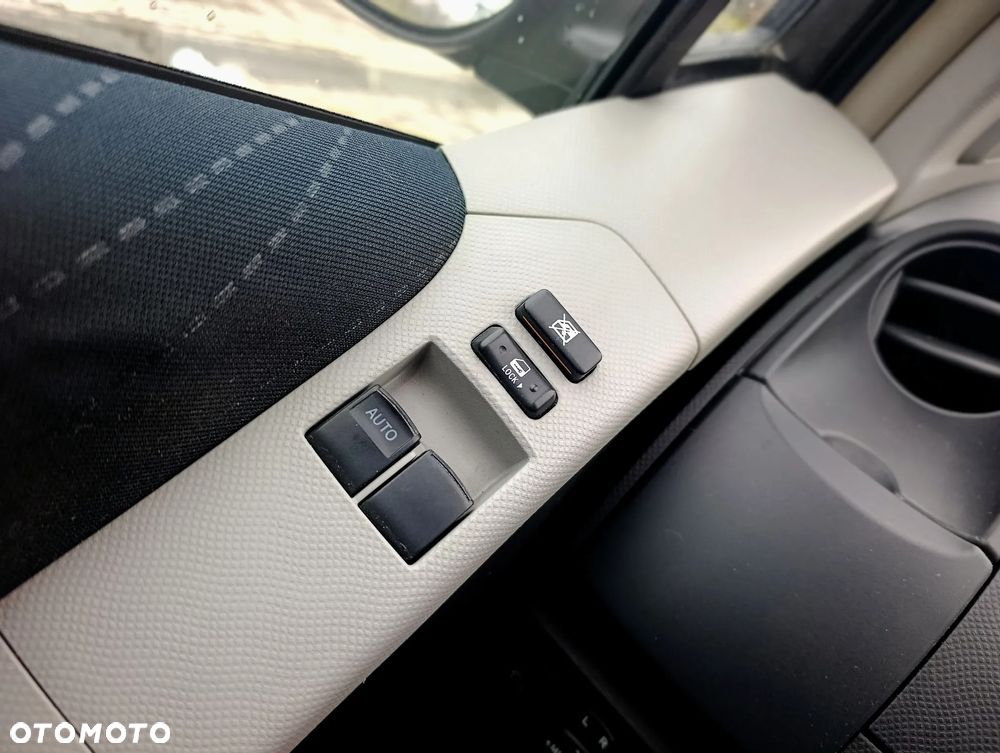 Toyota Yaris 1.3 VVT-i Team - 13