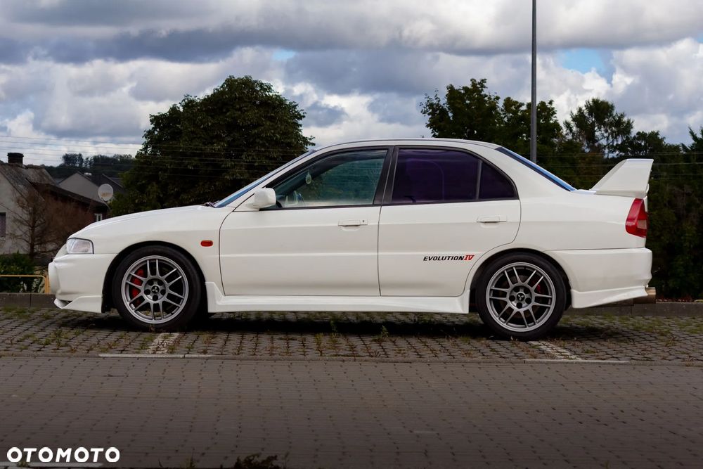 Mitsubishi Lancer Evolution - 4
