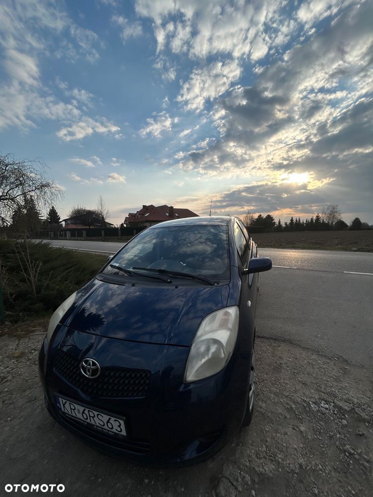 Toyota Yaris 1.3 Sol - 5