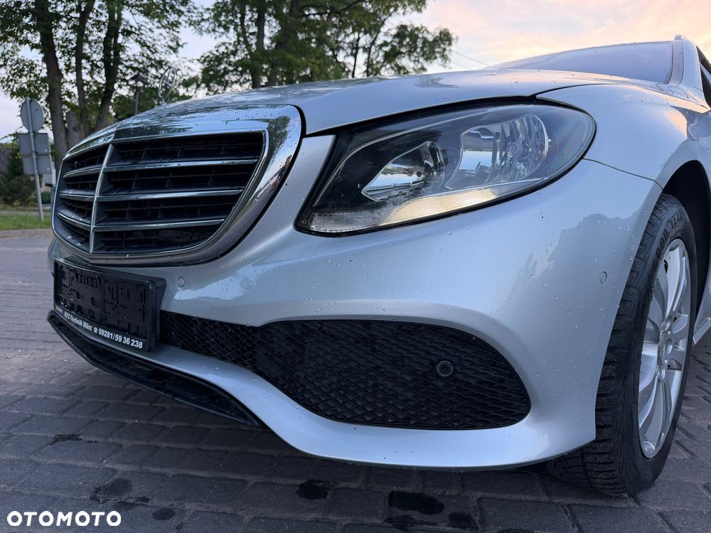 Mercedes-Benz Klasa E 220 d 9G-TRONIC - 22
