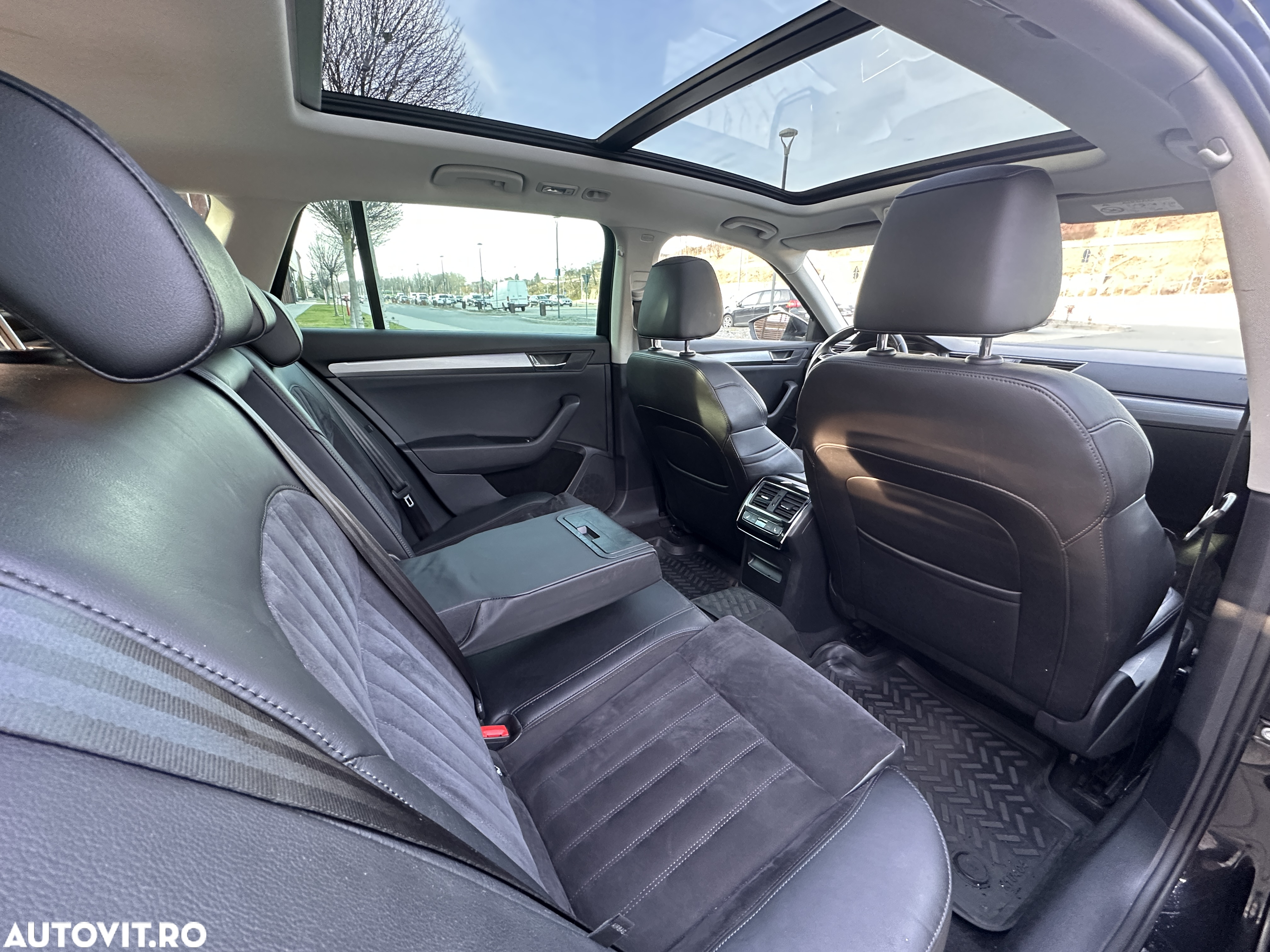 Skoda Superb 2.0 TDI 4X4 DSG Style - 8