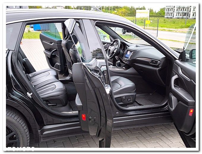Maserati Levante Q4 Executive - 15
