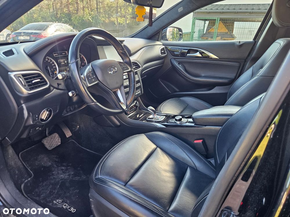 Infiniti QX - 30