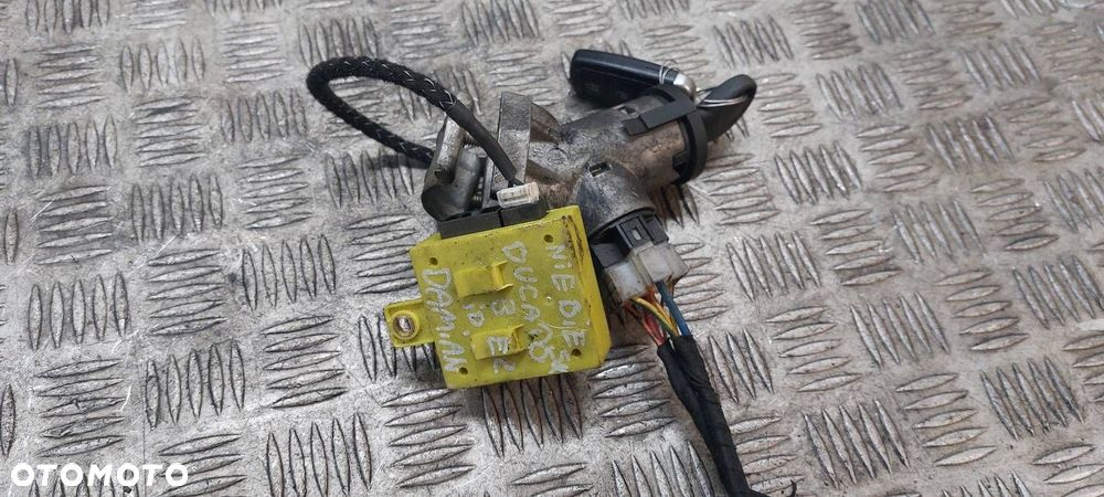 STACYJKA Z KLUCZYKIEM FORD SIERRA - 2