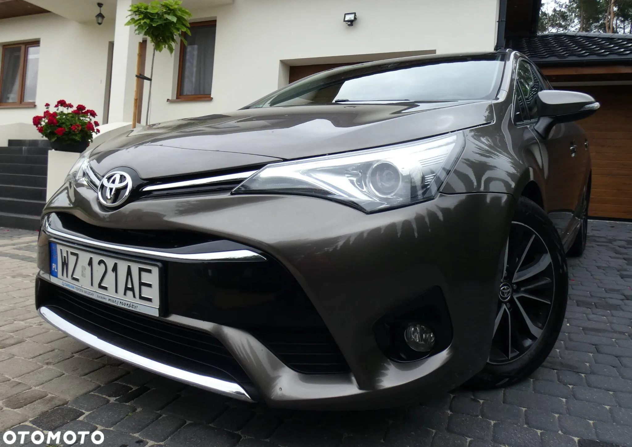 Toyota Avensis 2.0 D-4D Premium - 17