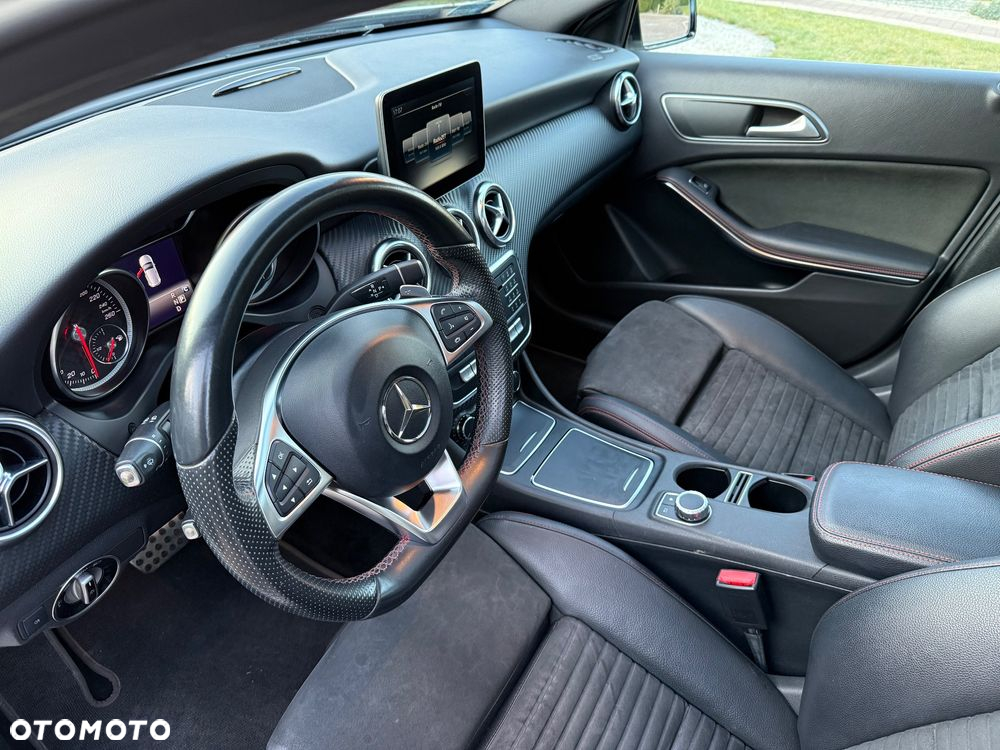 Mercedes-Benz Klasa A 220 4-Matic AMG Line - 20