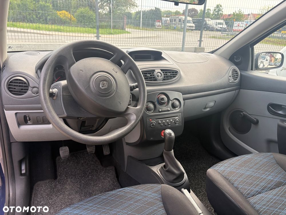 Renault Clio 1.2 16V Exception - 12