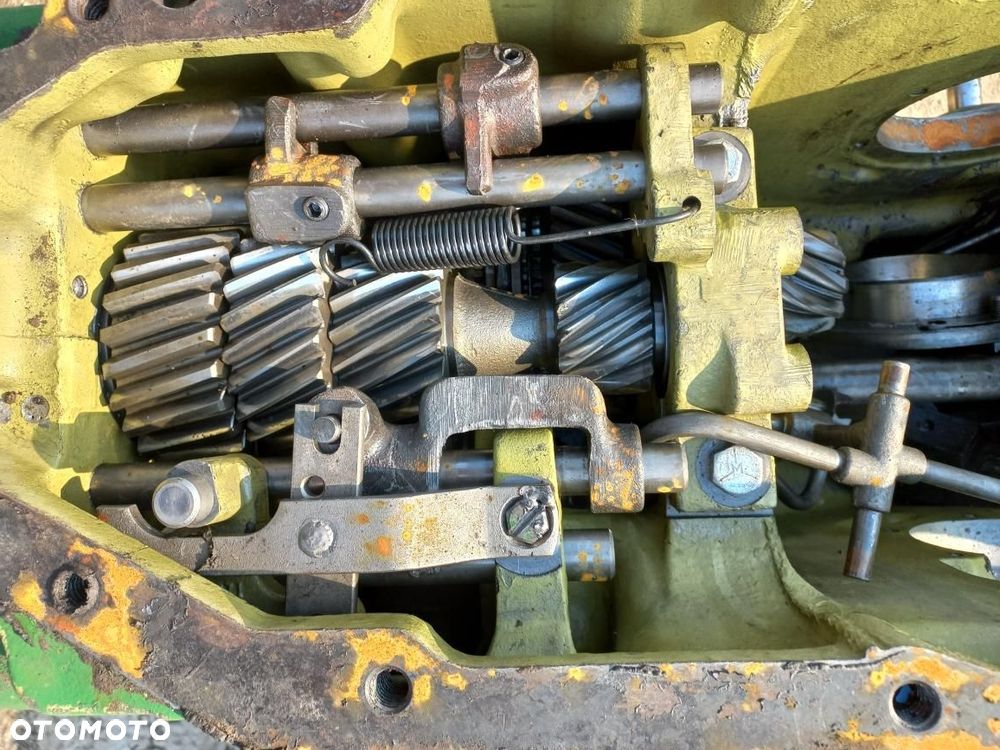 Elementy mostu JOHN DEERE 2030,2130,3030,3140,podnośnik,korpus,skrzynia,atak,zwolnica,tryb,synchronizator,wom,L31273,4 ,L28824, L29056, L31272, L32061 ,L29058  koło talerzowe,mechanizm różnicowy,pochwa,półoś ,wałek,koło zębate,wom - 2