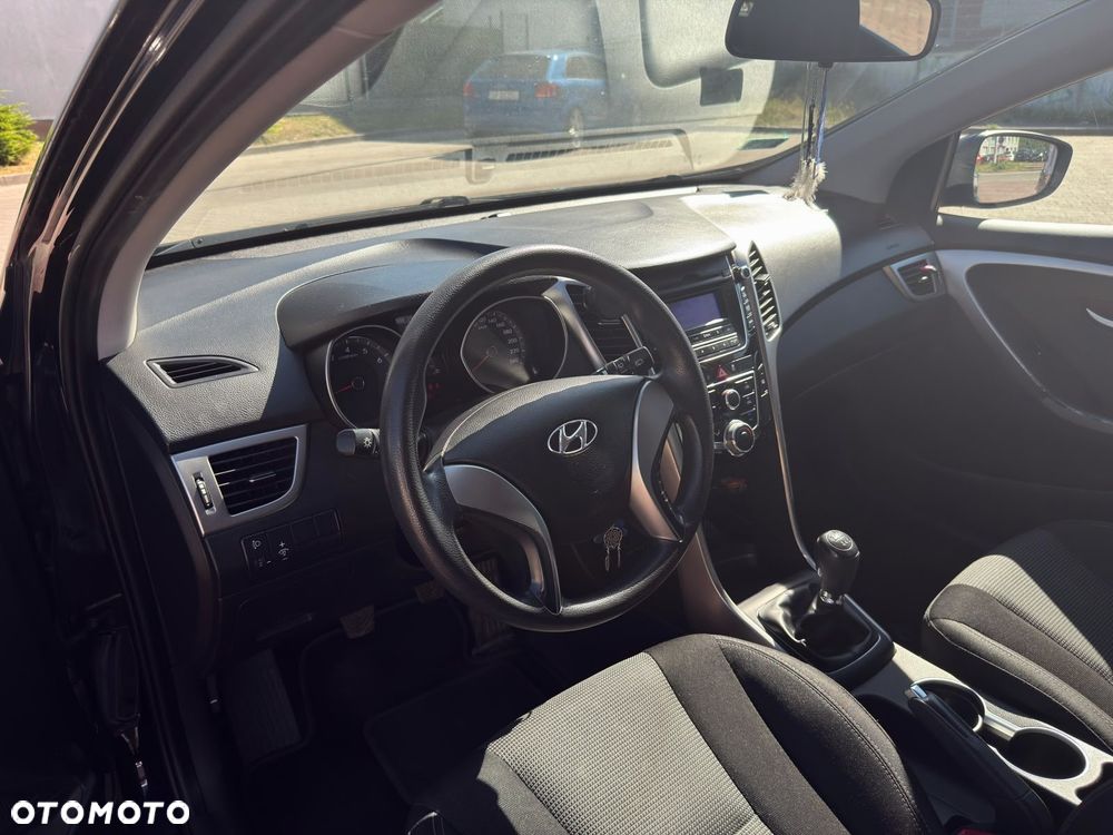 Hyundai i30 1.4 Classic + - 9
