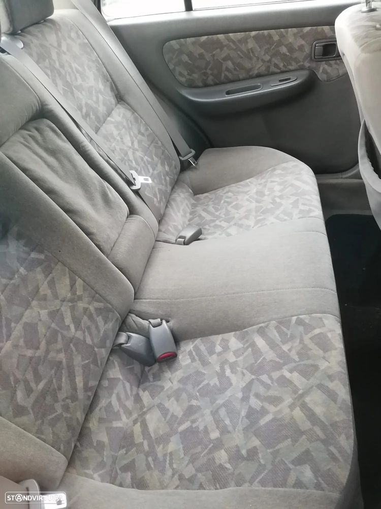 Nissan Almera - 9