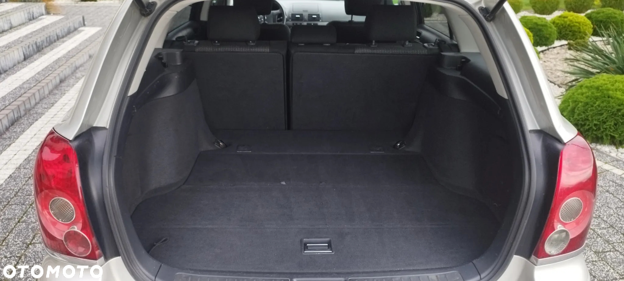 Toyota Avensis - 9