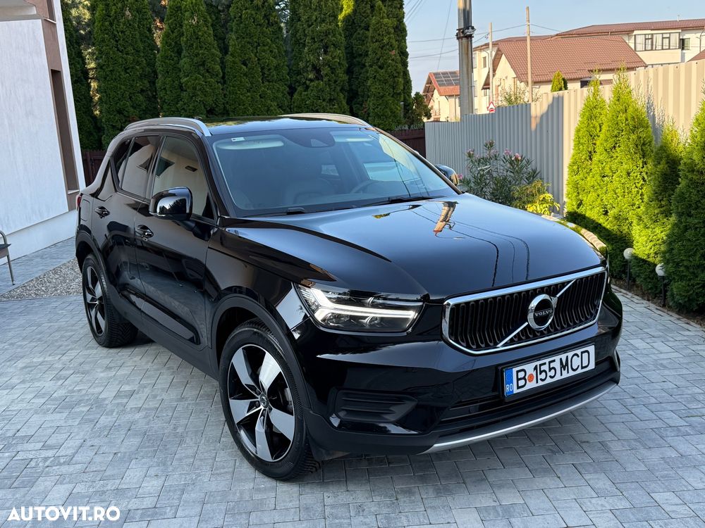 Volvo XC 40 B4 AT8 AWD Mild Hybrid Momentum Pro - 1