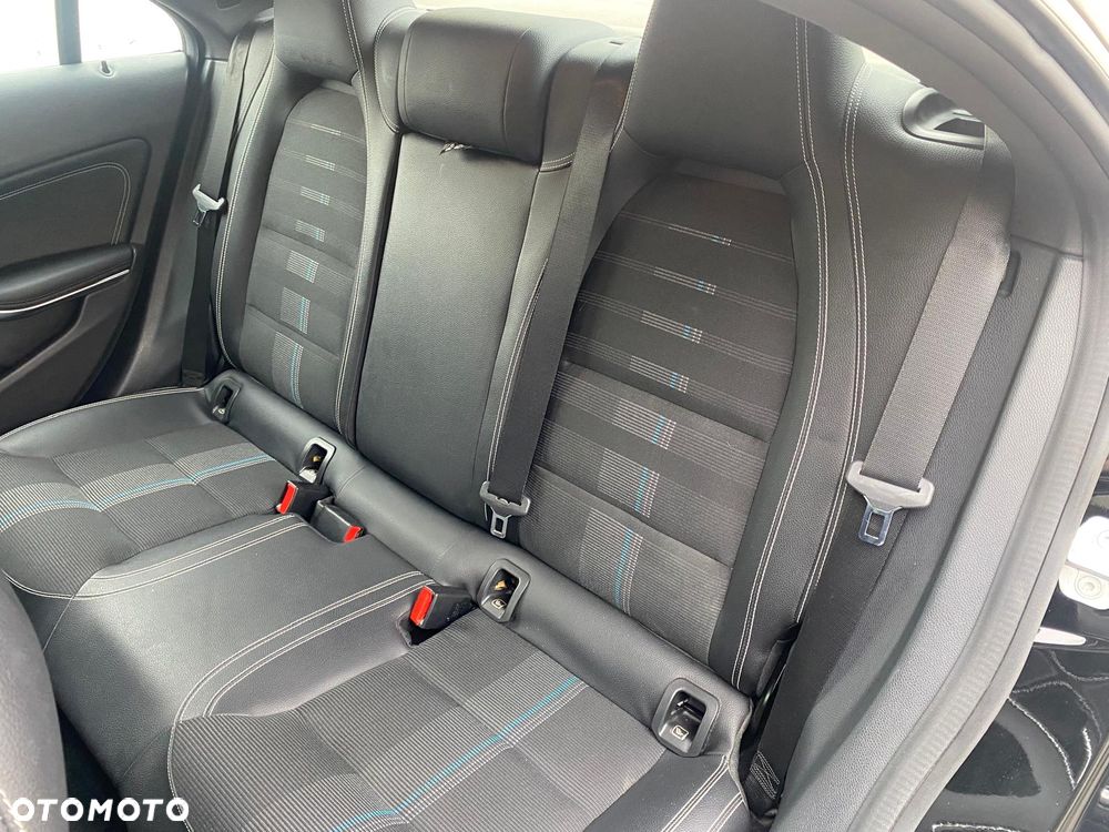 Mercedes-Benz CLA - 25