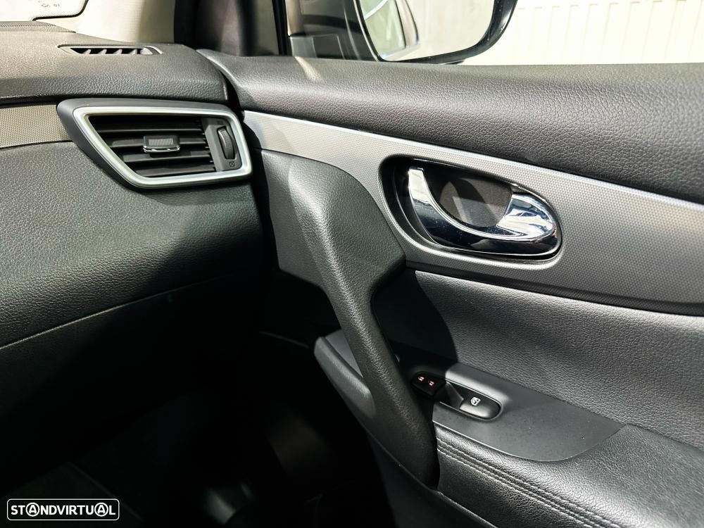 Nissan Qashqai 1.3 DIG-T MHEV Premiere Edition - 29