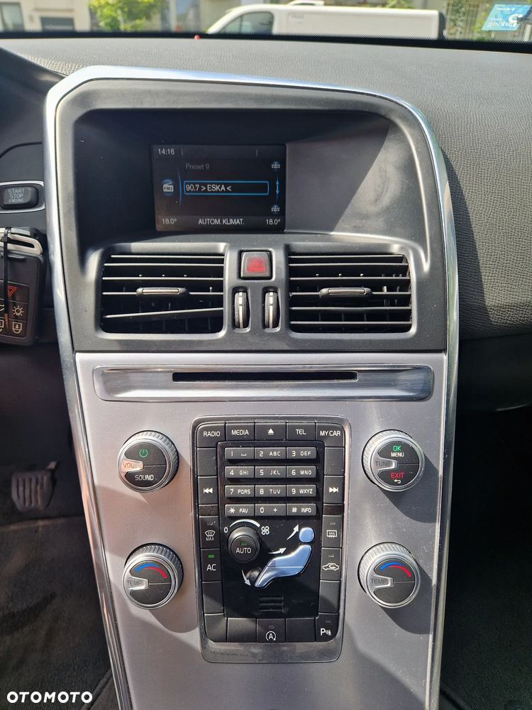 Volvo XC 60 D4 Momentum - 23