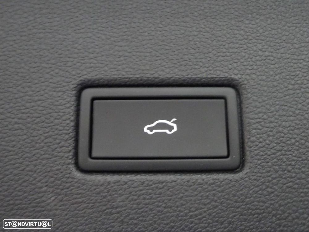 VW T-Roc 2.0 TDI R-Line DSG - 34