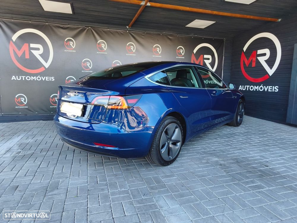 Tesla Model 3 - 9