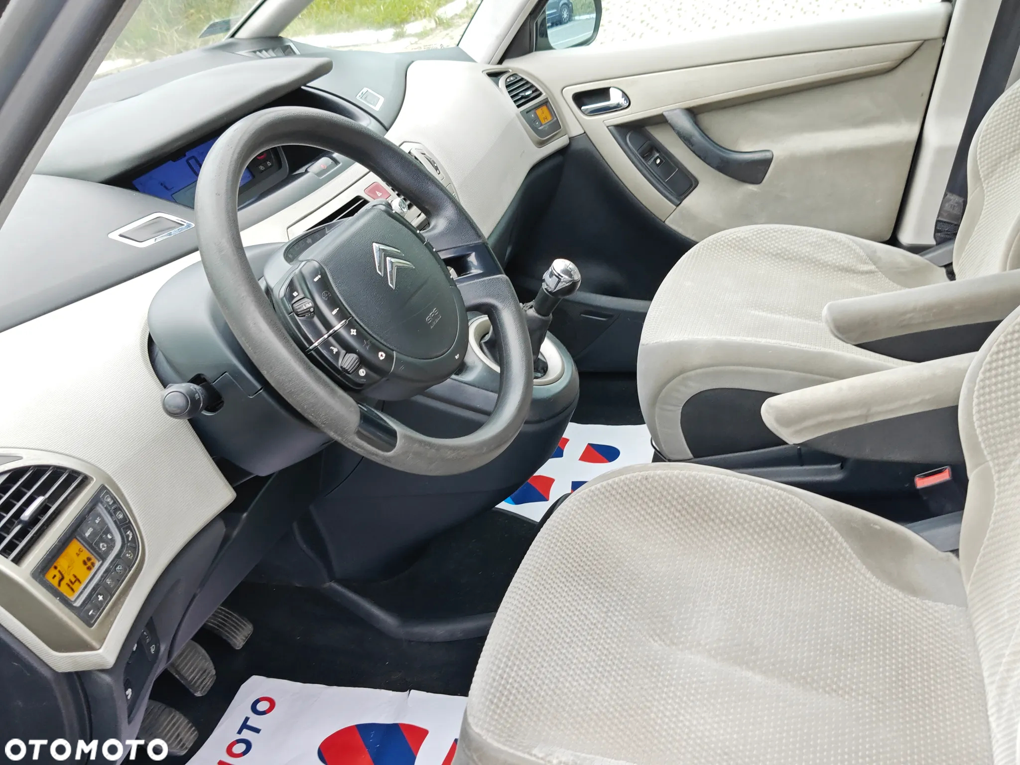 Citroën C4 Grand Picasso - 10