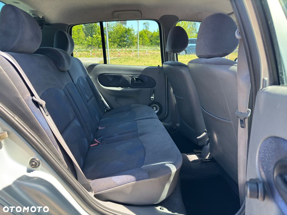 Renault Clio 1.4 16V Privilege - 29