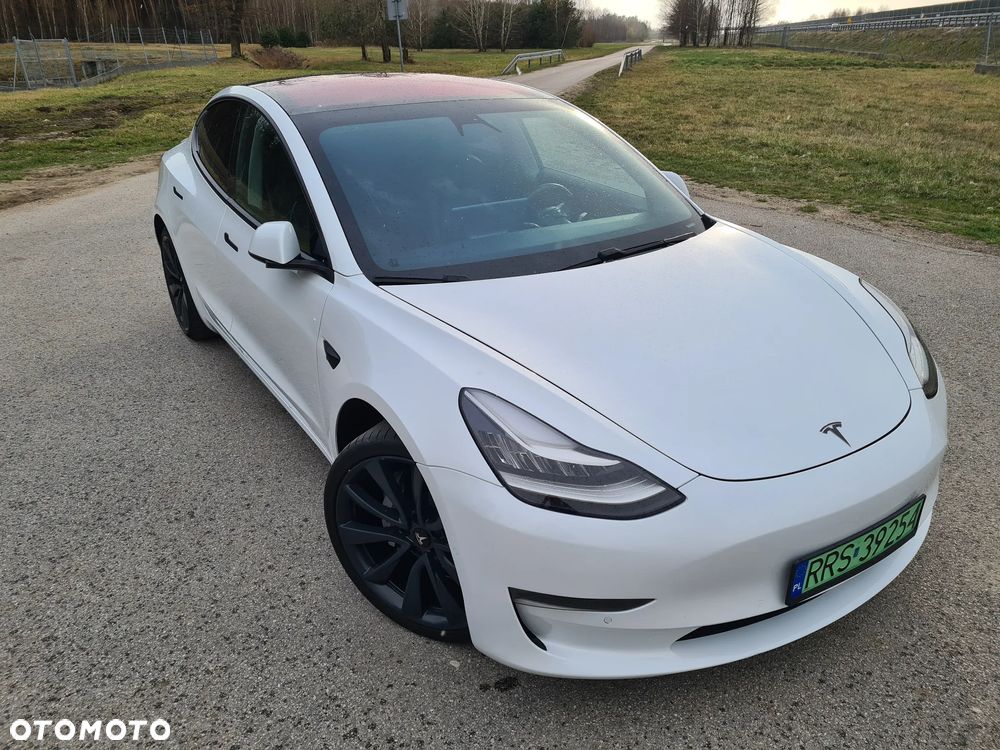 Tesla Model 3 - 1