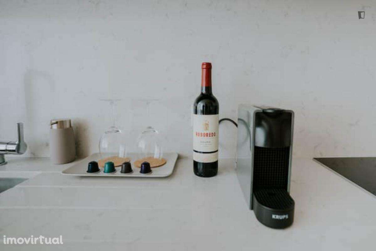 Estúdio - localizado em Santo Ildefonso Porto - Grande imagem: 5/12