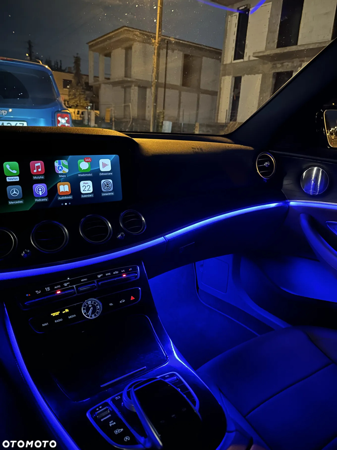 Mercedes-Benz Klasa E 300 9G-TRONIC - 34
