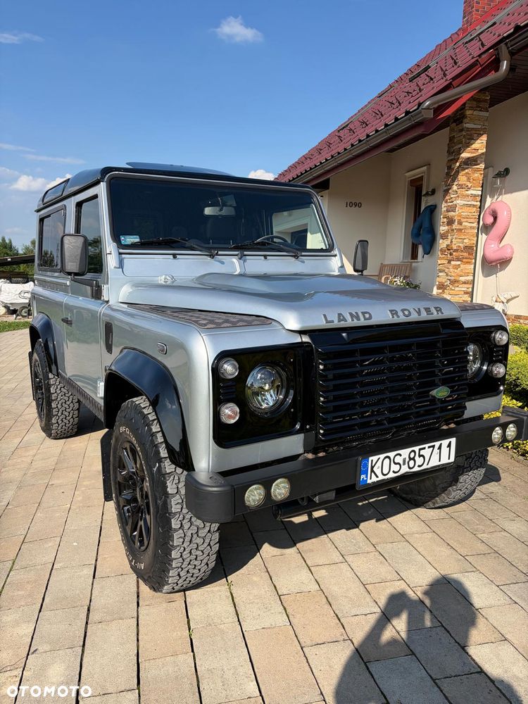 Land Rover Defender - 1