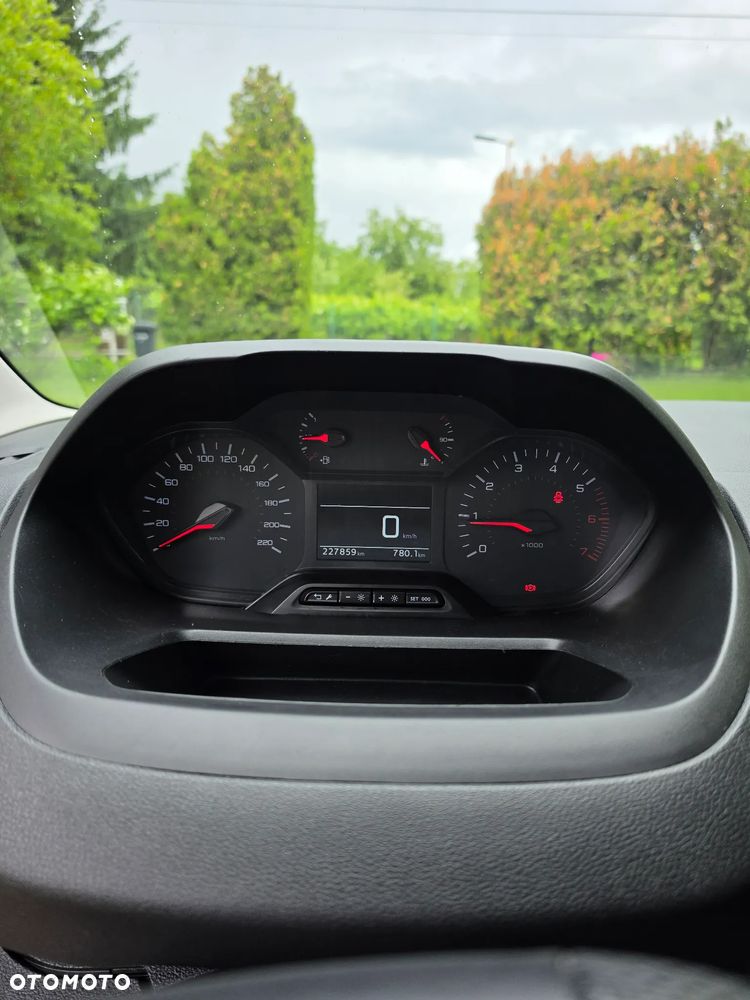 Peugeot Partner - 11