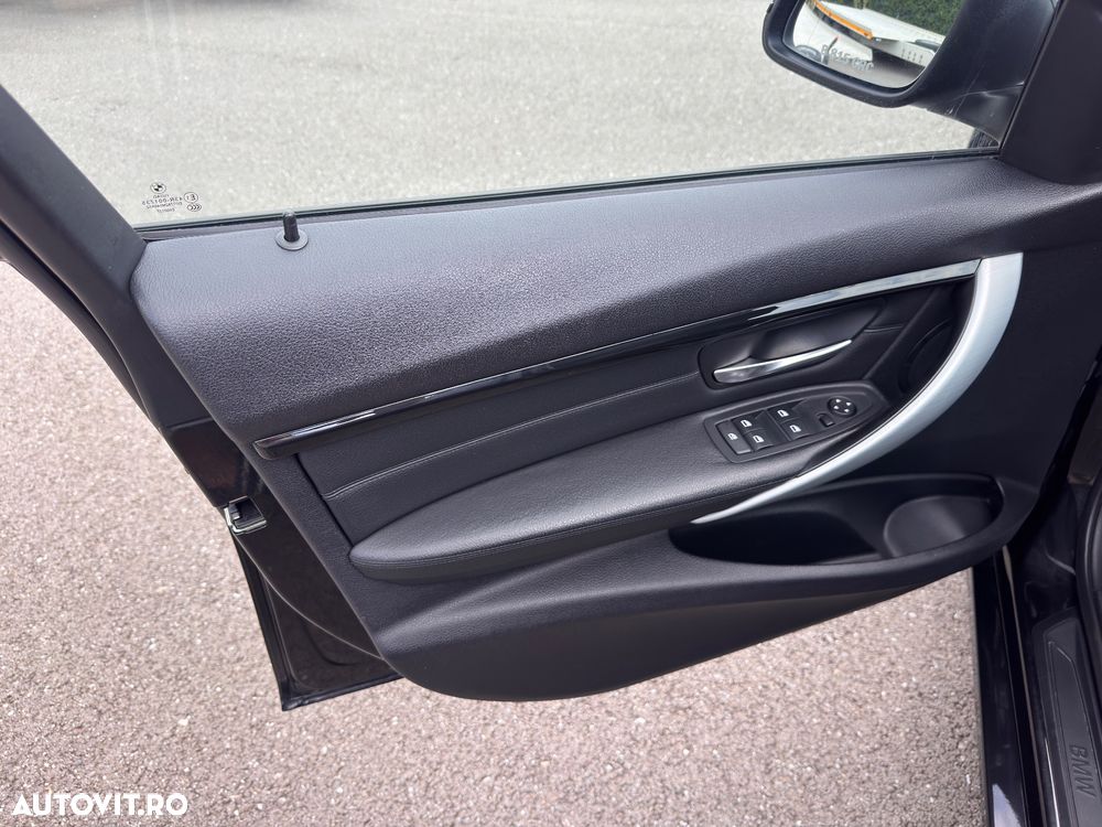 BMW Seria 3 318d Aut. - 16