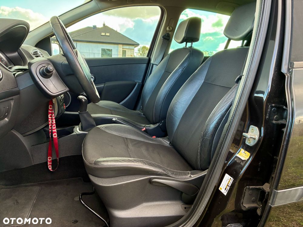 Renault Clio - 8