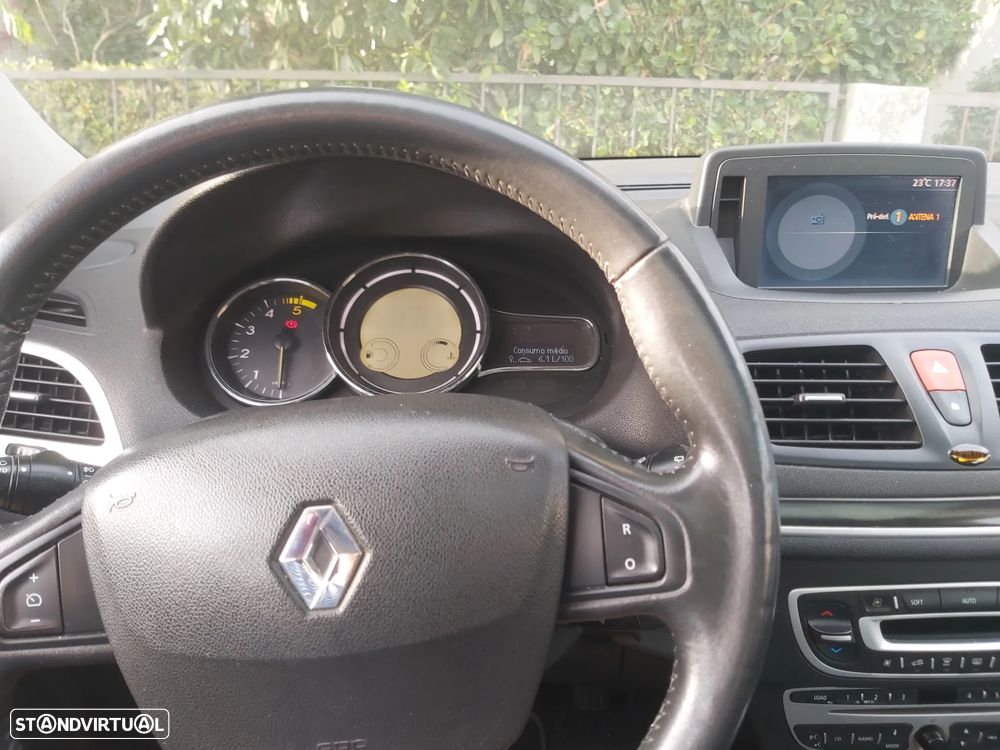 Renault Mégane Coupe dCi 130 FAP Bose Edition - 2