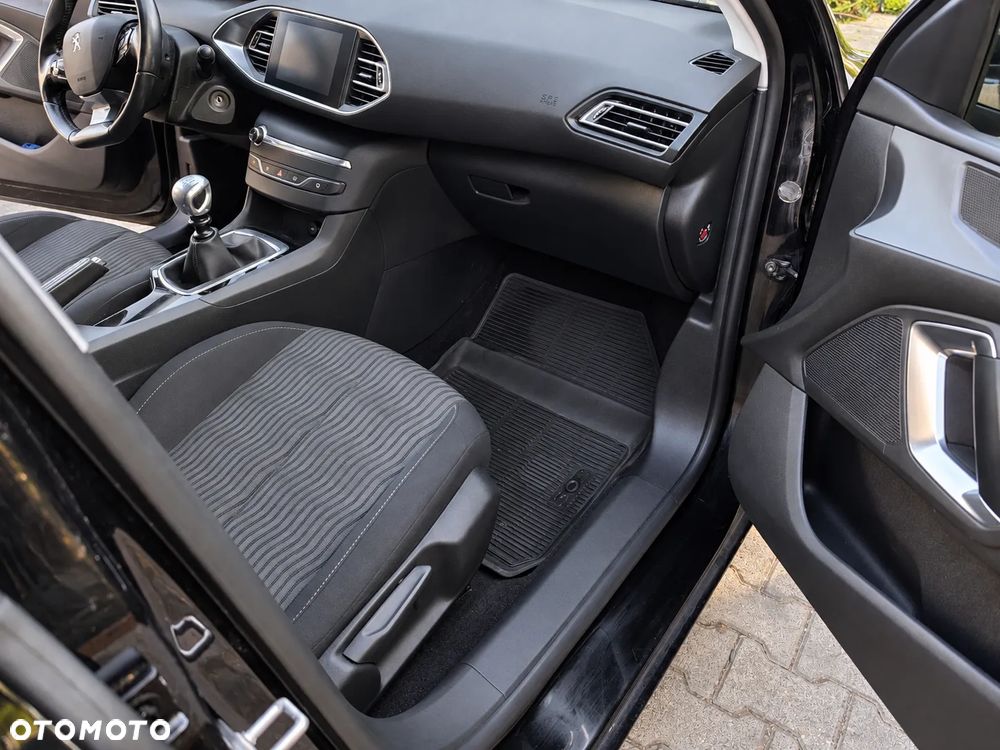 Peugeot 308 1.6 THP Access - 15
