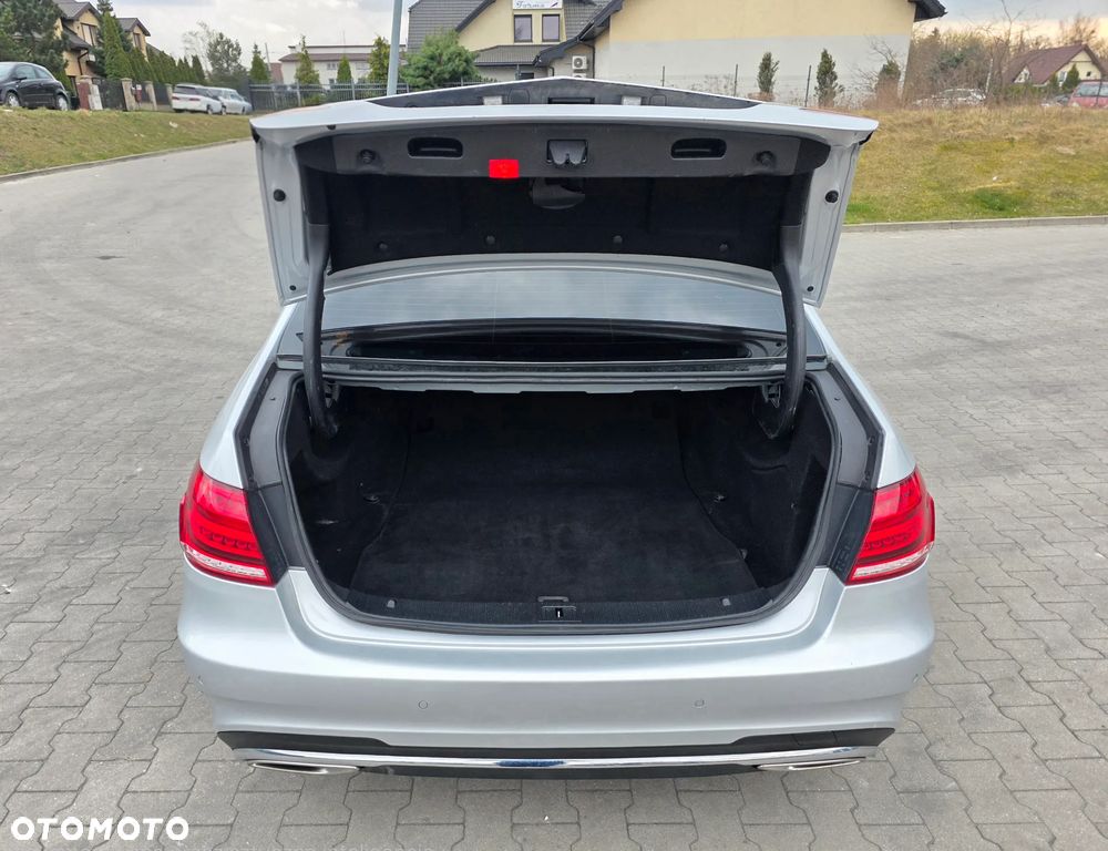 Mercedes-Benz Klasa E 300 BlueTec Hybrid - 11