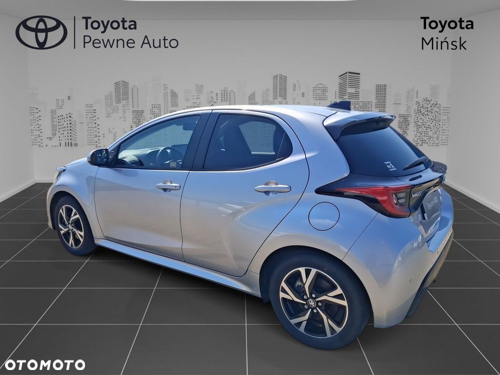 Toyota Yaris Hybrid 1.5 Style - 8