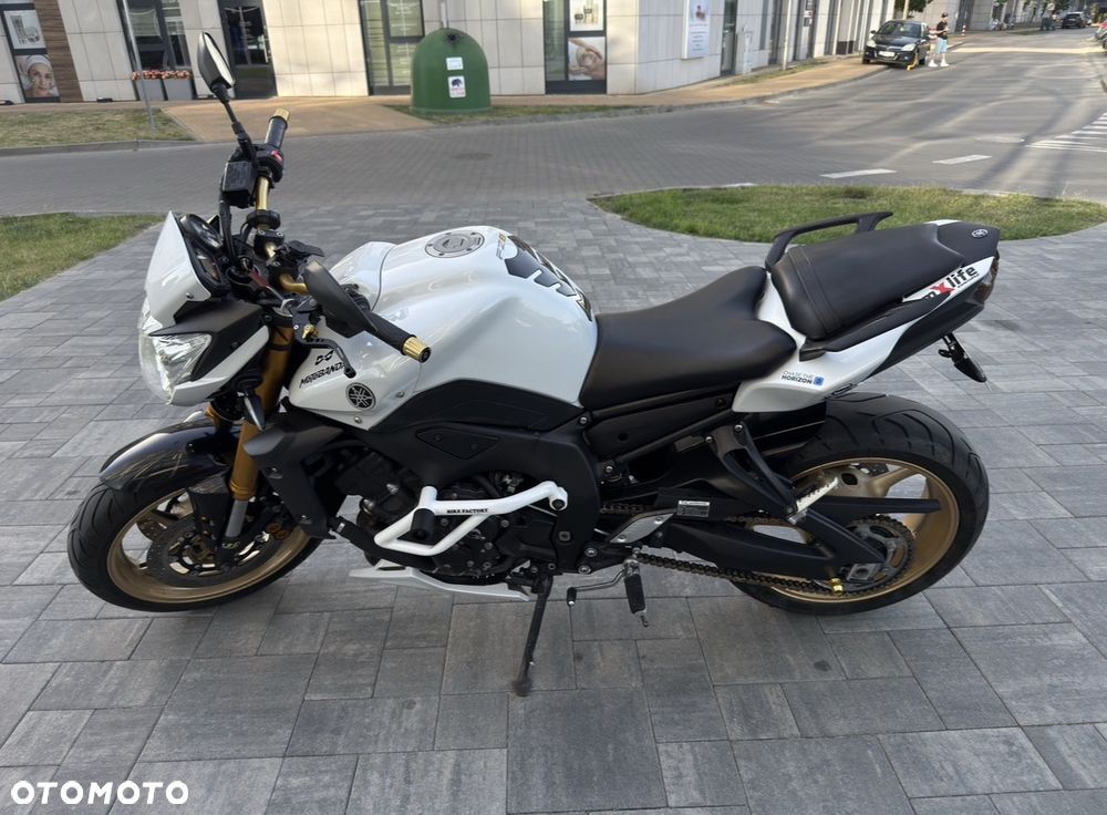 Yamaha FZ8 - 11